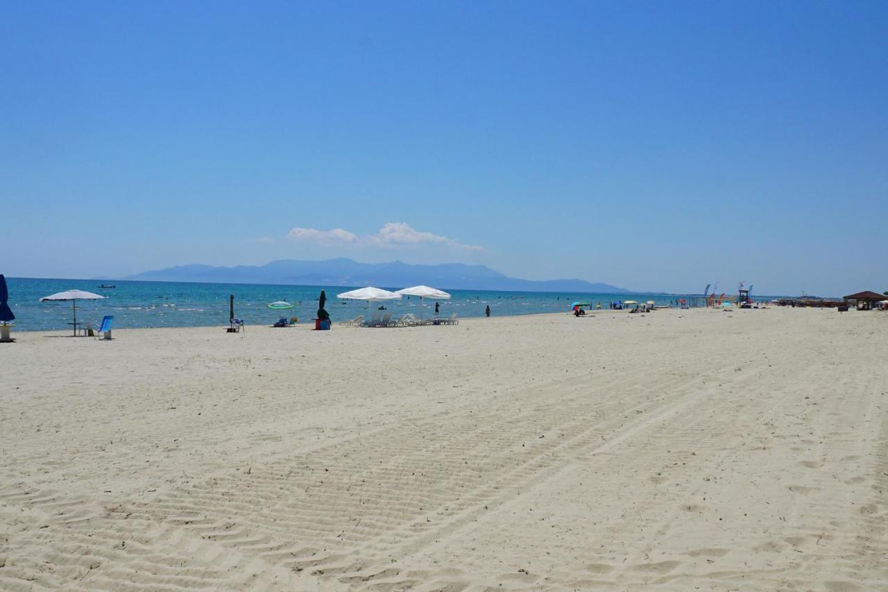 Dolphins House Paralia Avdhiron Exterior foto
